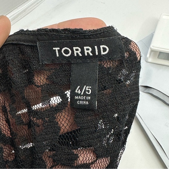 TORRID BLACK LONG SLEEVE LACE DUSTER 4/5 - Picture 8 of 8